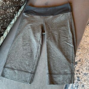 Vintage Lululemon clamdiggers size 4